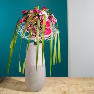 Pink frame bouquet with Trendy Dianthus