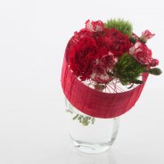 Lovely red bouquet with Trendy Dianthus - Flower Factor