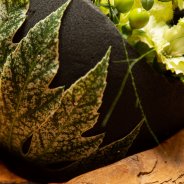 Black Ideal flower arrangement by Roos van Unen - Flower Factor