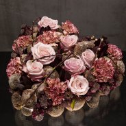 dark heart flower arrangement - Roos van Unen - Flower Factor