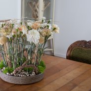 Trendy Dianthus centrepiece