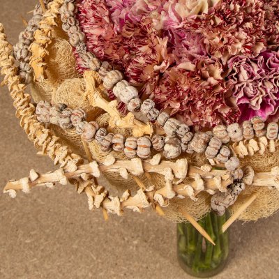 Elegant and contemporary carnation bouquet