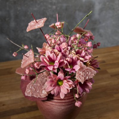 Autumn flower design with 'Grand Salmon' chrysanthemums Autumn flower design with 'Grand Salmon' chrysanthemums