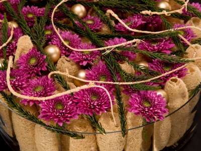 Christmas flower arrangement with Romance Purple Christmas flower arrangement with Romance Purple