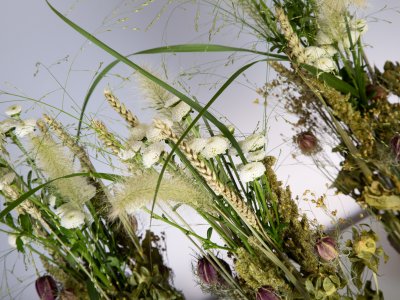 Commercial flower arrangements Commercial flower arrangements