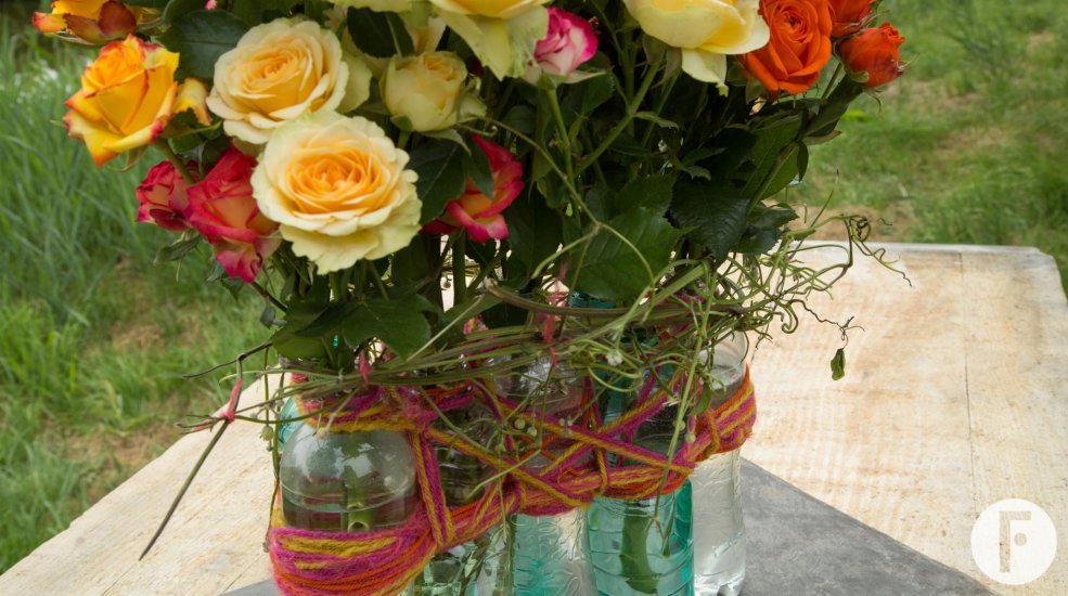 Recycle design with spray roses from Interplant Roses - close-up