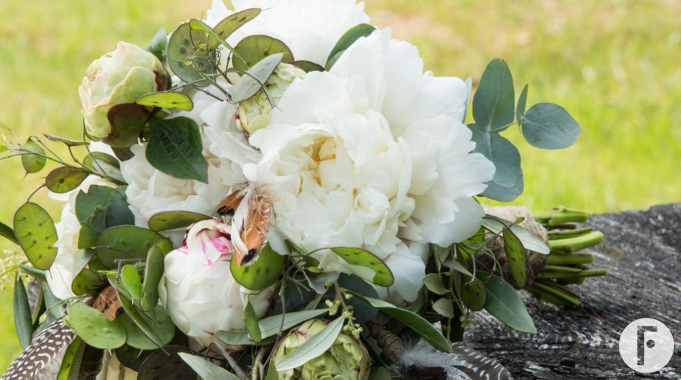 Bohemian wedding bouquet with Peony 'Class act' close-up