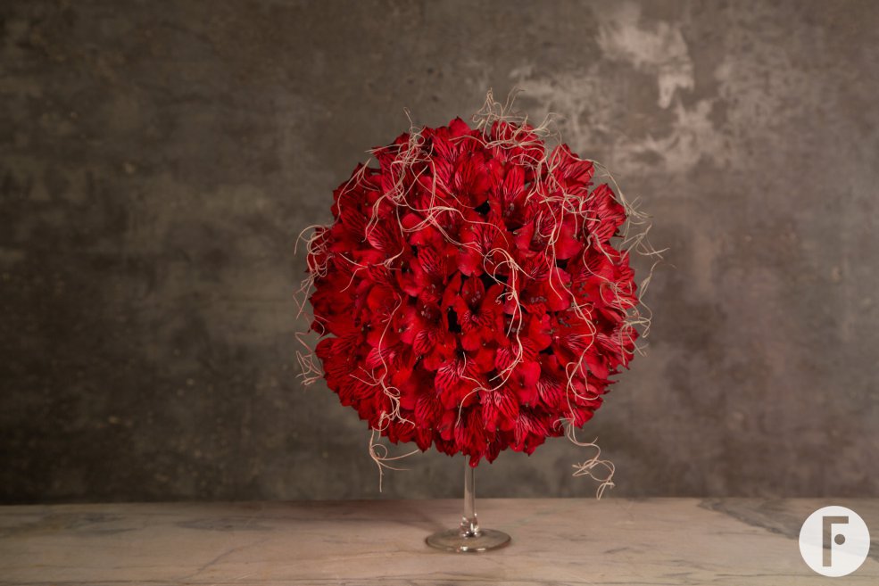 Valentine's Day arrangement with Alstroemeria 'Nadya'