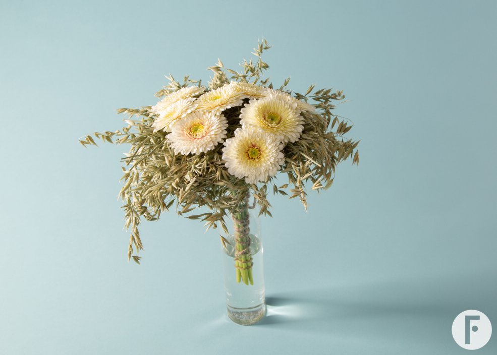 Bouquet with mini Gerbera Mi Dotti Gerardo - design by Pim van den Akker