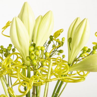 Flashy wire bouquet