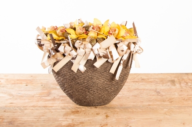 Double knot flower arrangement with Cymbidium