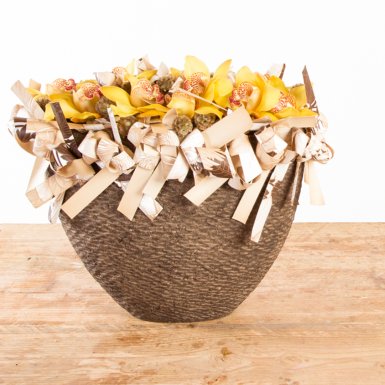 Double knot flower arrangement with Cymbidium