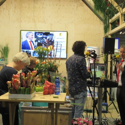 Pim van den Akker and Royal FloraHolland CEO Lucas Vos