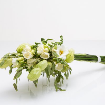 Parallel bouquet with white Freesia