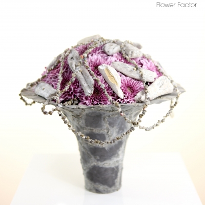 Chrysantemums and wreck wood design