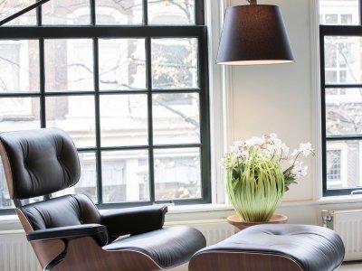 Phalaenopsis in veneer pot design